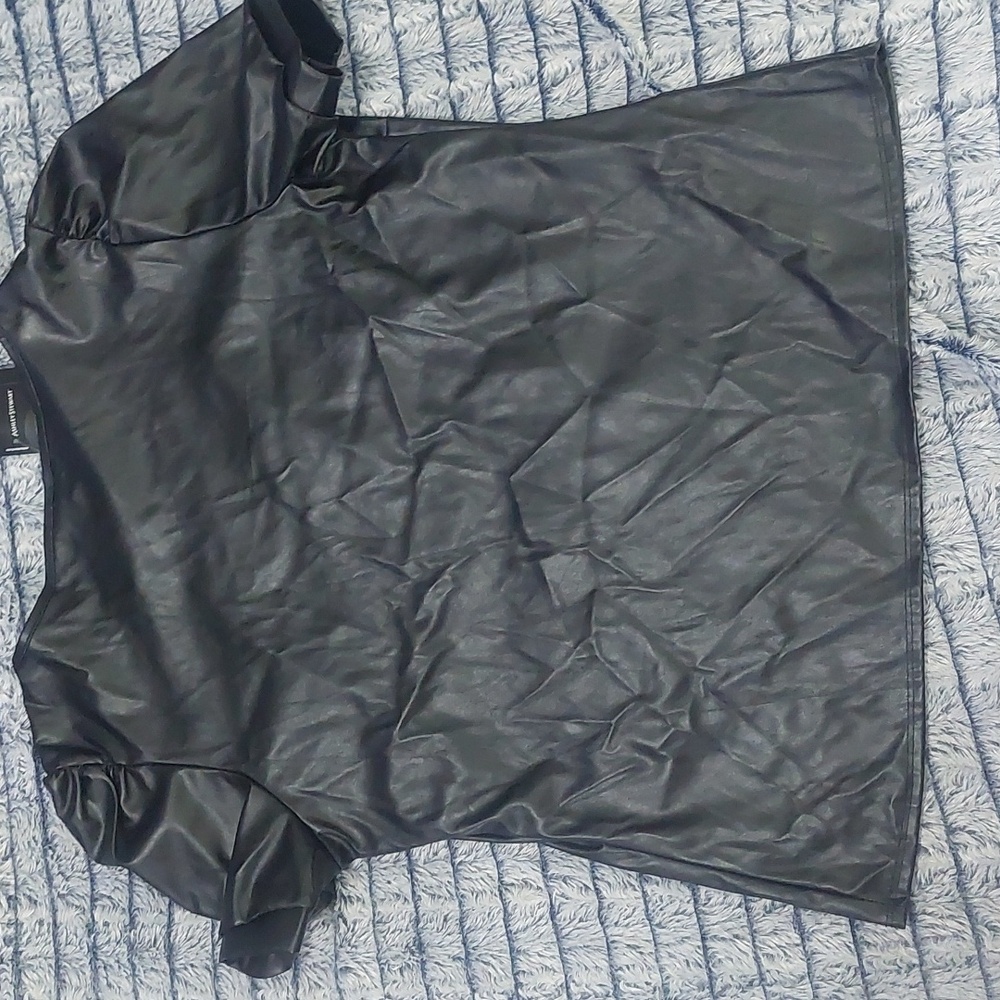 Nwt Ashley Stewart Black Faux Leather Short‎ Sleeve Blouse size 18/20 - Picture 4 of 4